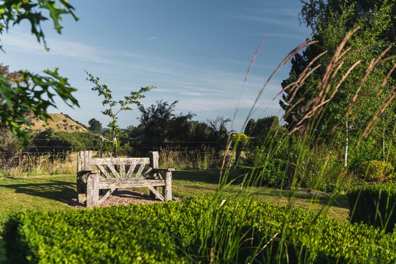 Ranginui Retreat Villa มาสเตอร์ตัน ภายนอก รูปภาพ
