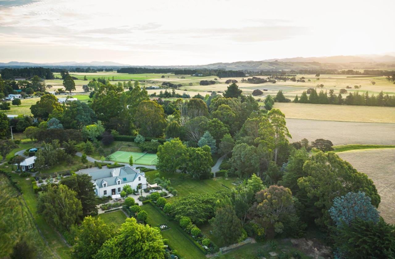 Ranginui Retreat Villa มาสเตอร์ตัน ภายนอก รูปภาพ